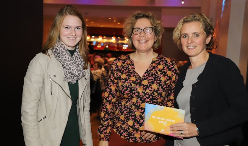 Vlnr: Eline Kuijlen, Marloes Rutten en Katja Kleij van Mantelzorg Bergen op Zoom.