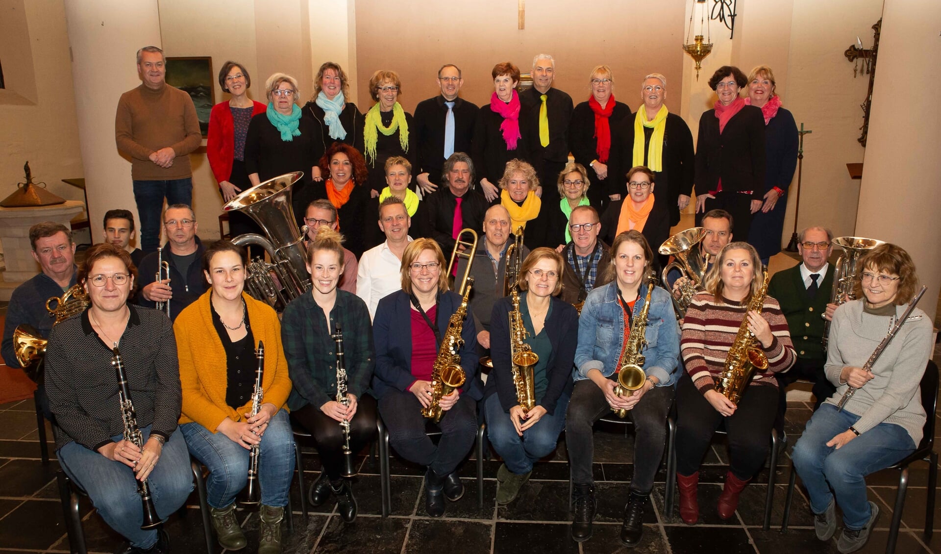 Harmonie Aurora en popkoor Dazzl tijdens een van de laatste repetities voor het uniek kerstconcert in de Sint-Jozefkerk. 