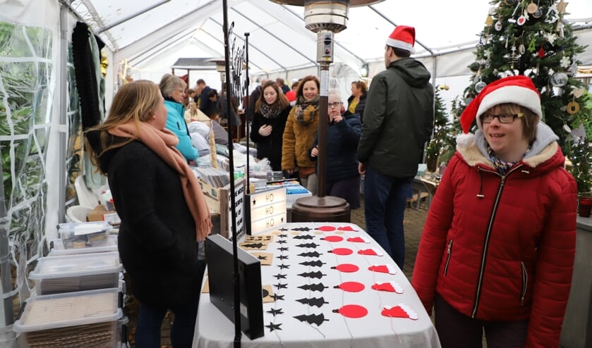 Op de kerstmarkt bij Thomashuis Lepelstraat.