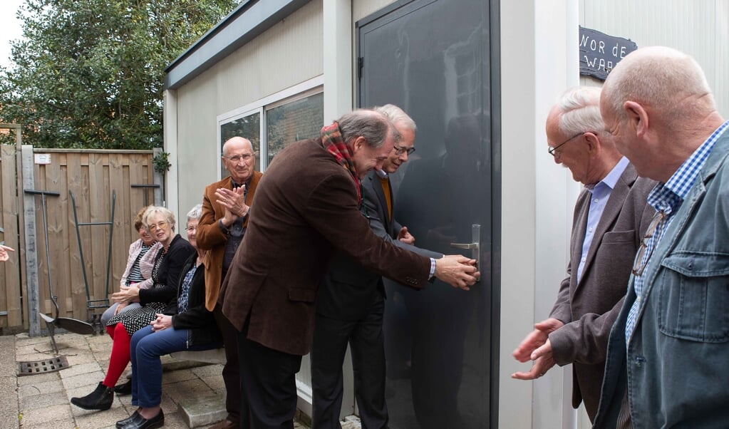 Jan Melsen en wethouder Henk Kielman openden gezamenlijk de tentoonstelling. Gezamenlijk om Nederland en België te verbinden.