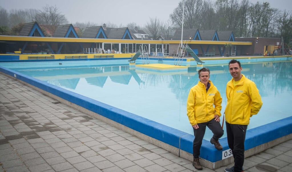 Conny en Ton verheugen zich op het zwemseizoen bij De Melanen.