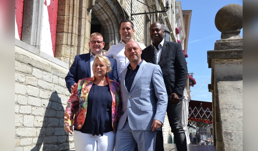 Arjan van der Weegen samen met collega wethouders in betere tijden.