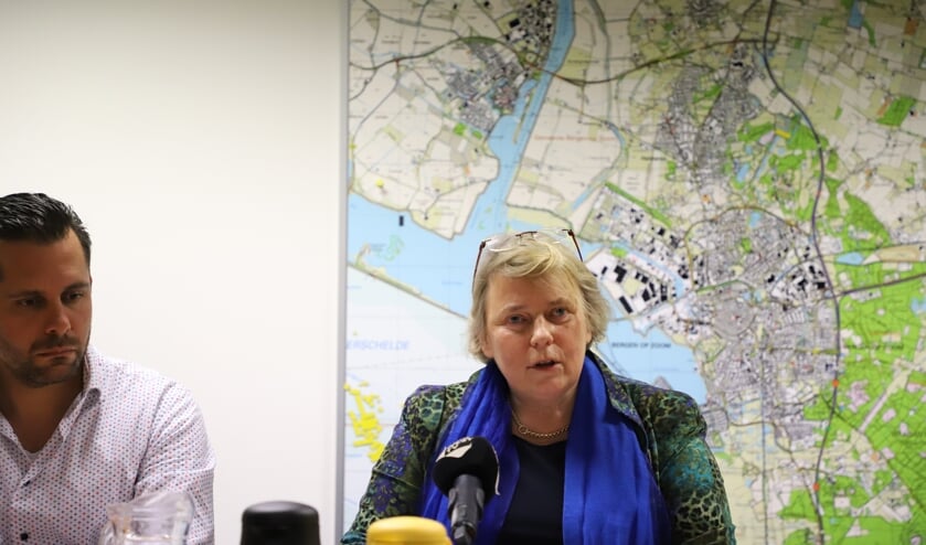 Wethouder Annette Stinenbosch maakt haar aftreden bekend.