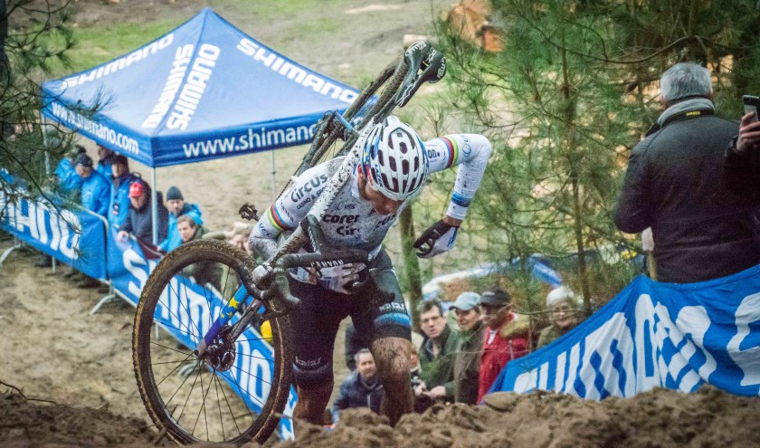 2019: Mathieu van der Poel krijgt de Nootjesberg klein.