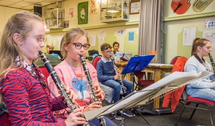 <p>Een muziekinstrument leren bespelen bij Sint Cecilia Eensgezindheid. </p>