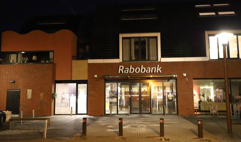 Pand Rabobank Halsteren waar mogelijk een 24/7 fitnesscentrum in wordt gevestigd.