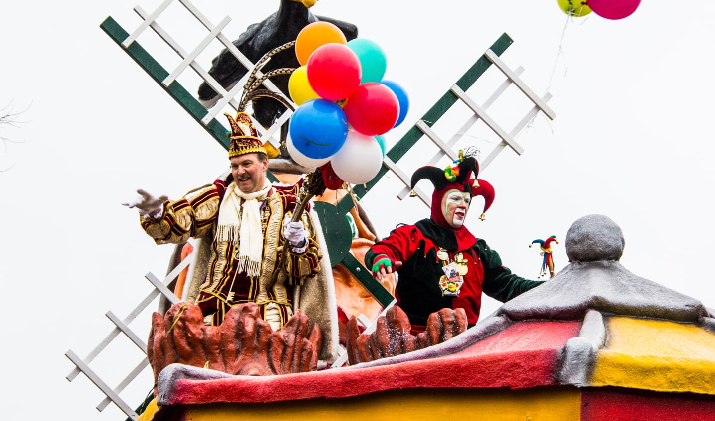 Traditiegetrouw vertrekt de eerste carnavalsoptocht in De Straot zaterdagmiddag vanaf De Kladde.