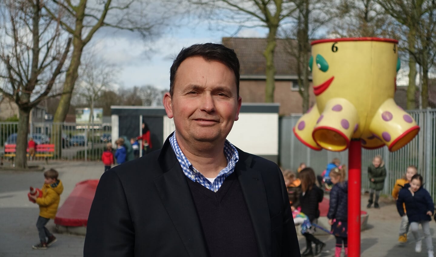 Jan Bruijs voelt zich een bevoorrecht mens om op basisschool De Biezenhof te mogen werken. 