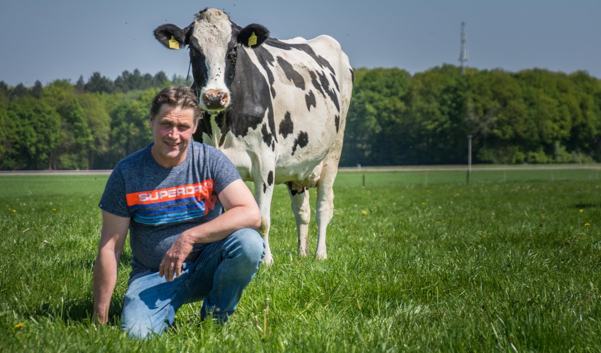 Eddy van Wezel houdt zijn boerderij gezond.
