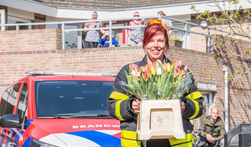 Brandweervrijwilliger Kim Vriens wilde iets doen voor haar eenzame dorpsgenoten.