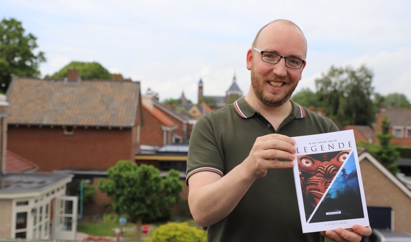 Joos Schijns uit Halsteren toont zijn debuutuitgave.