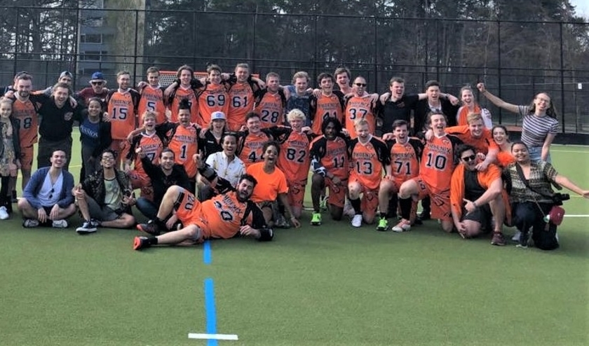 Foto uit archief: Gezelschap van Ogers Lacrosse vorig seizoen. Teamsport Lacrosse kan met afstand houden weer van start.