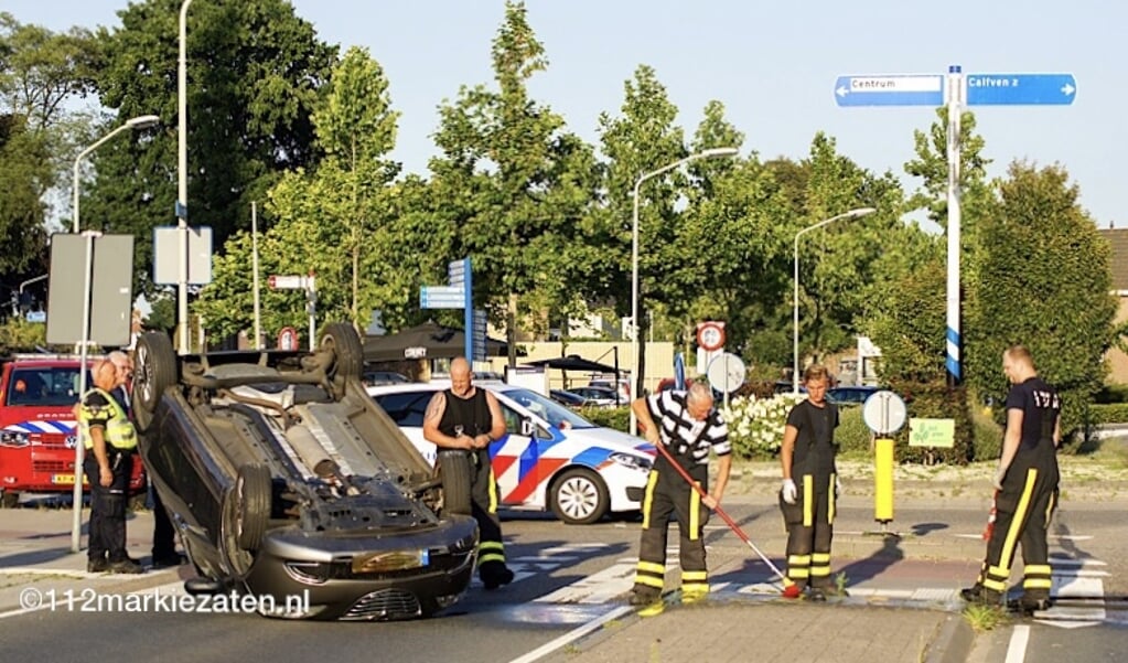Bij een ongeval op de Scheldeweg / Putseweg kwam een scooter onder een personenauto terecht.