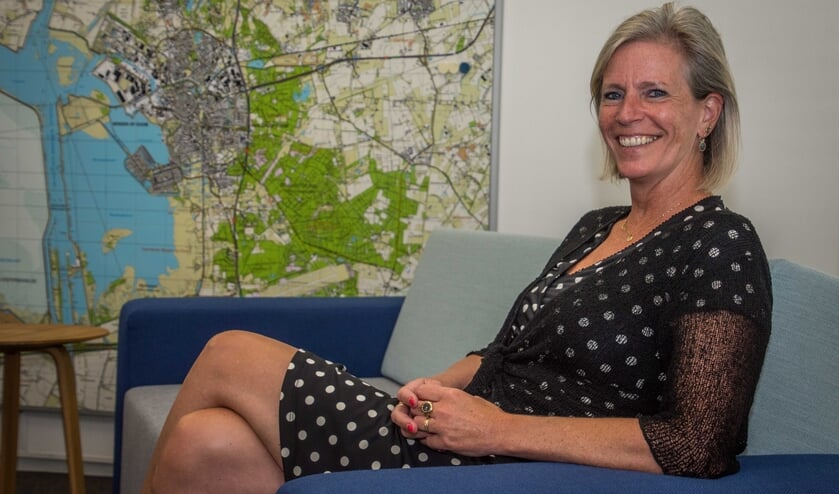 Wethouder Petra Koenders van Financiën neemt namens gemeente Bergen op Zoom deel aan de ledenvergadering van VNG.