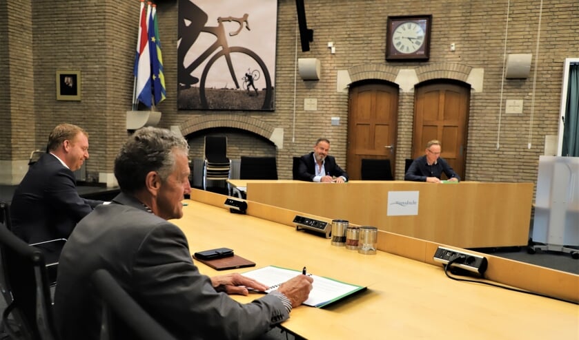 Ondertekening van het Integraal Huisvestingsplan onderwijs.