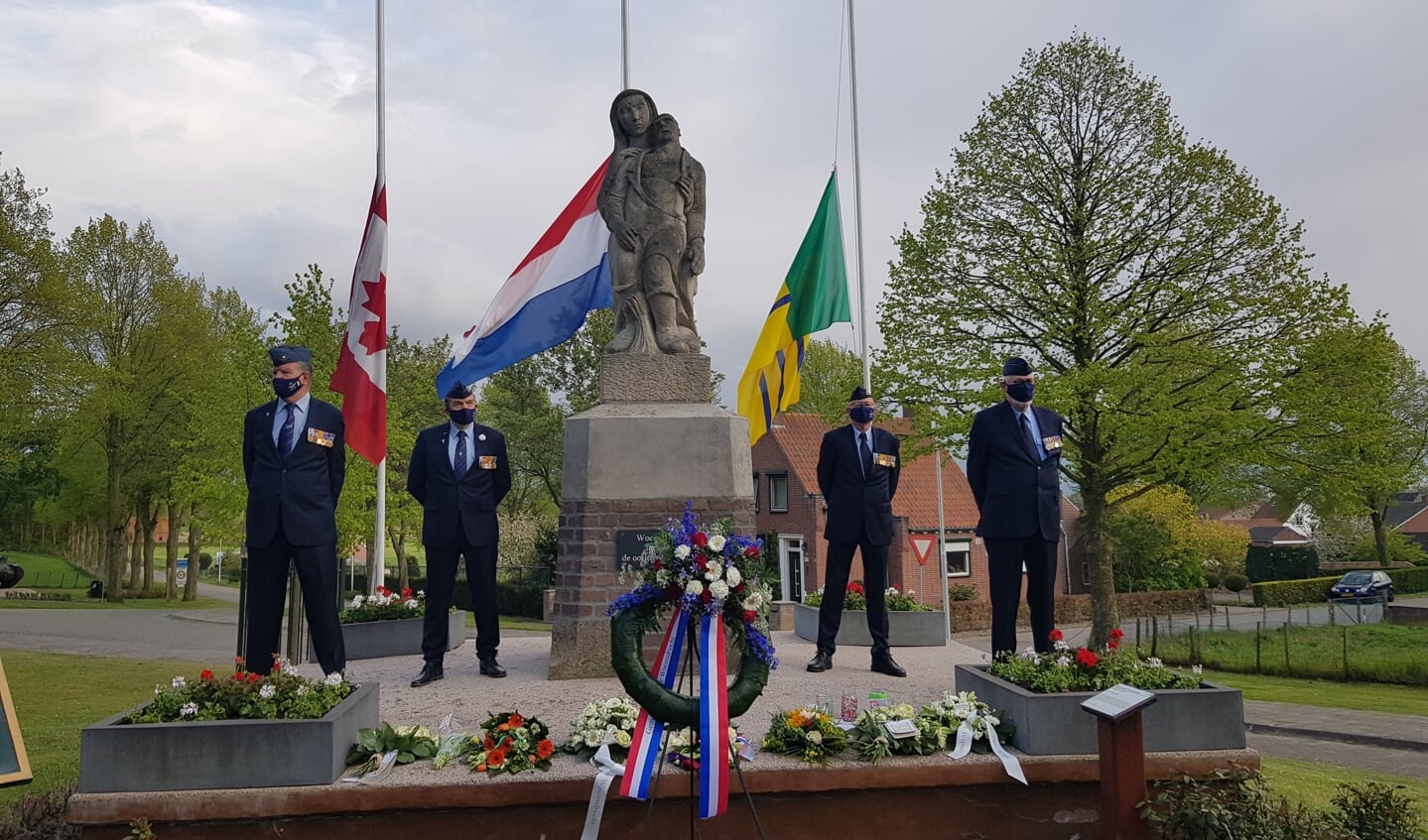 Herdenking bij het monument in Woensdrecht/Hoogerheide.