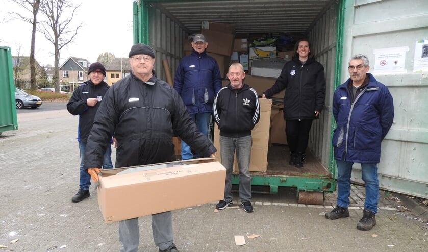 <p>Een deel van de huidige oud-papier equipe van Meto. </p>