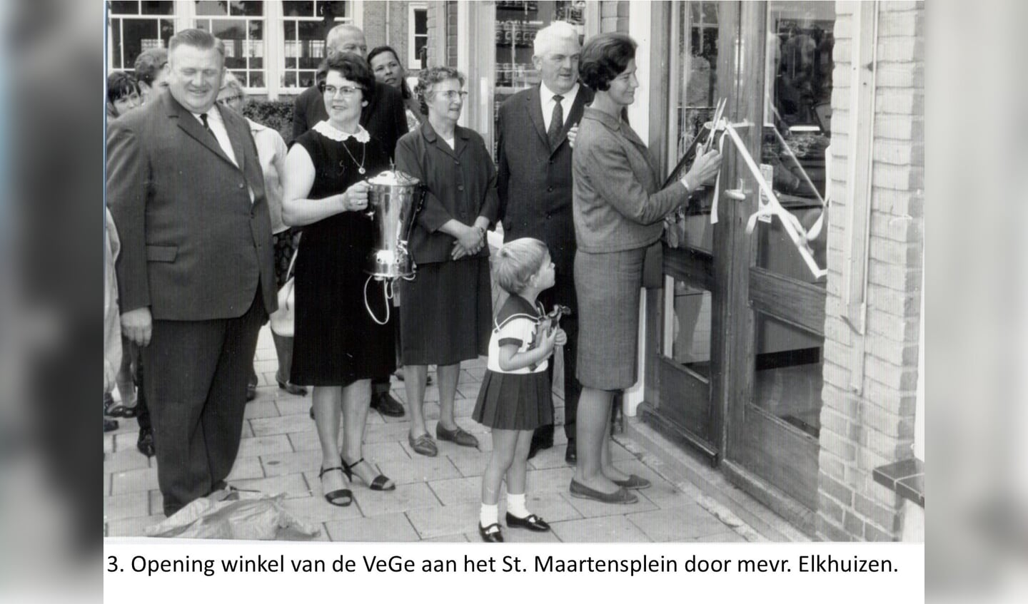 Oude foto opening VeGe Sint Maartensplein.