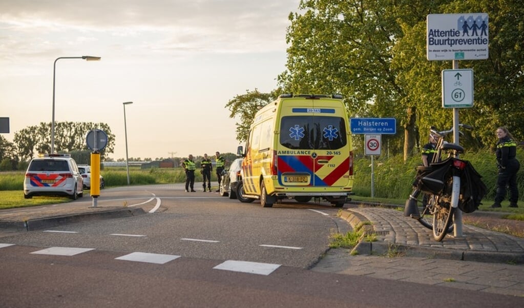 Ongeval op de rotonde aan de Tholenseweg in Halsteren.
