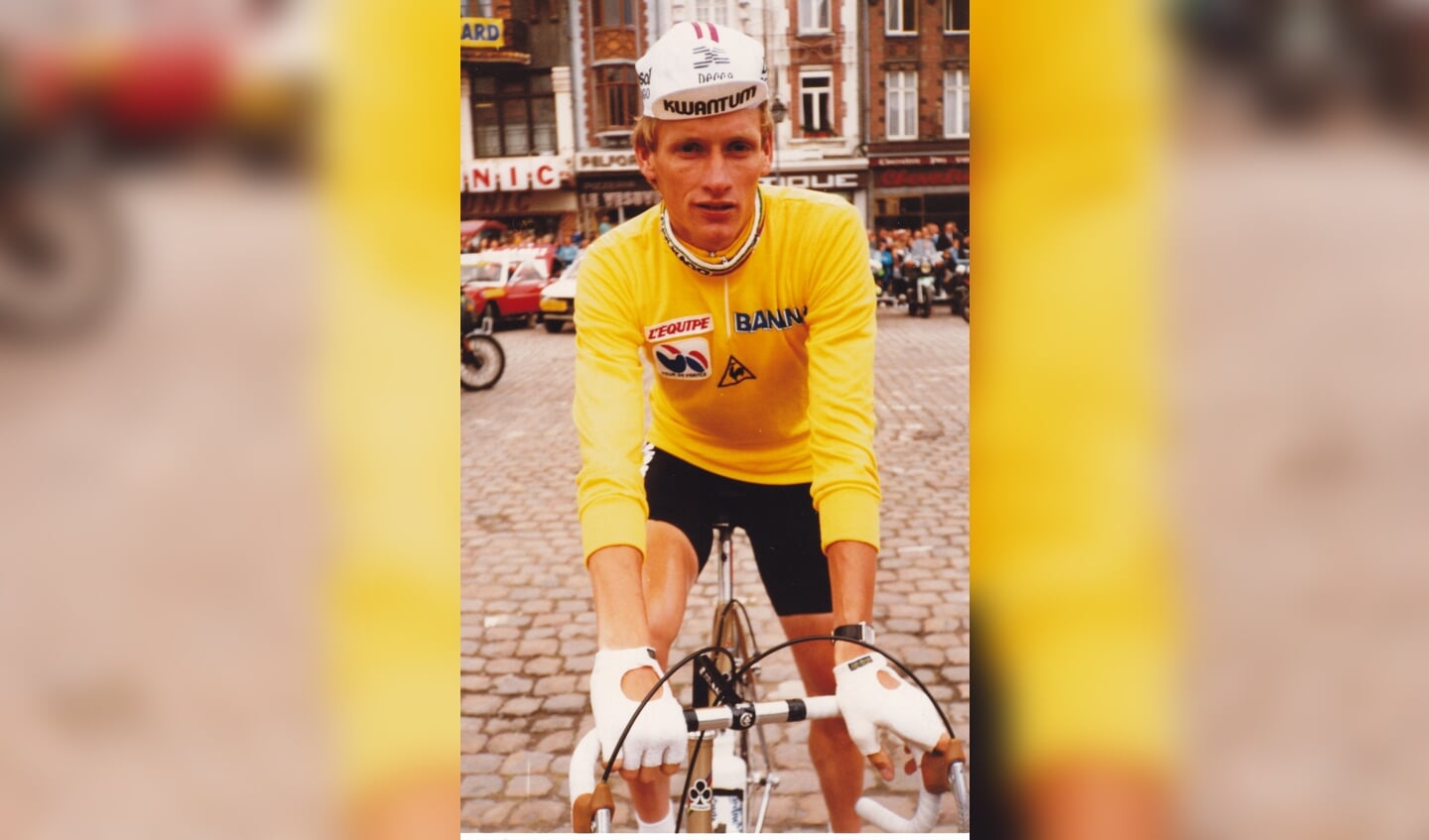 Vader Adrie van der Poel in het geel in 1984.
