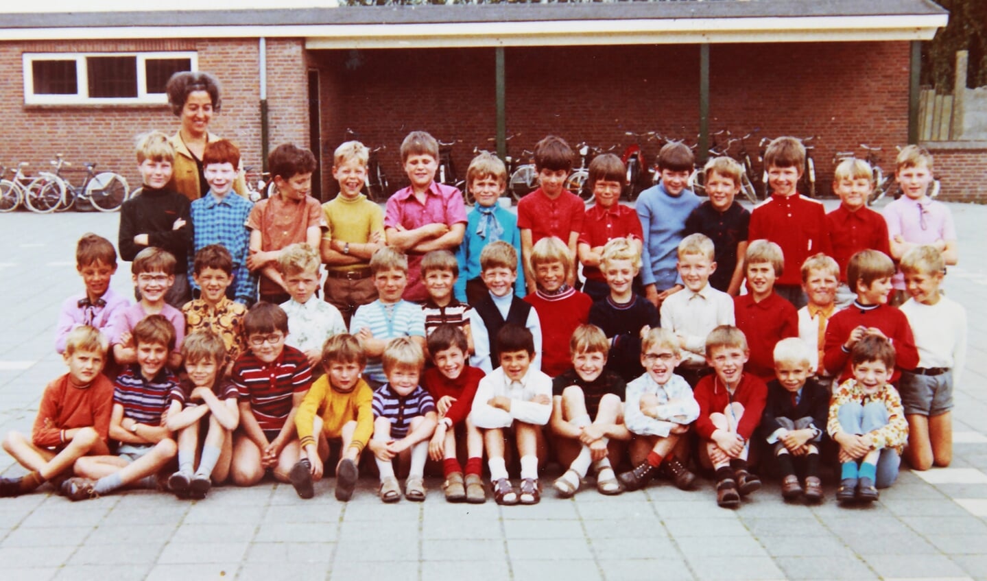 Klas 2 van de Hadrianusschool in het schooljaar 1970-1971.
