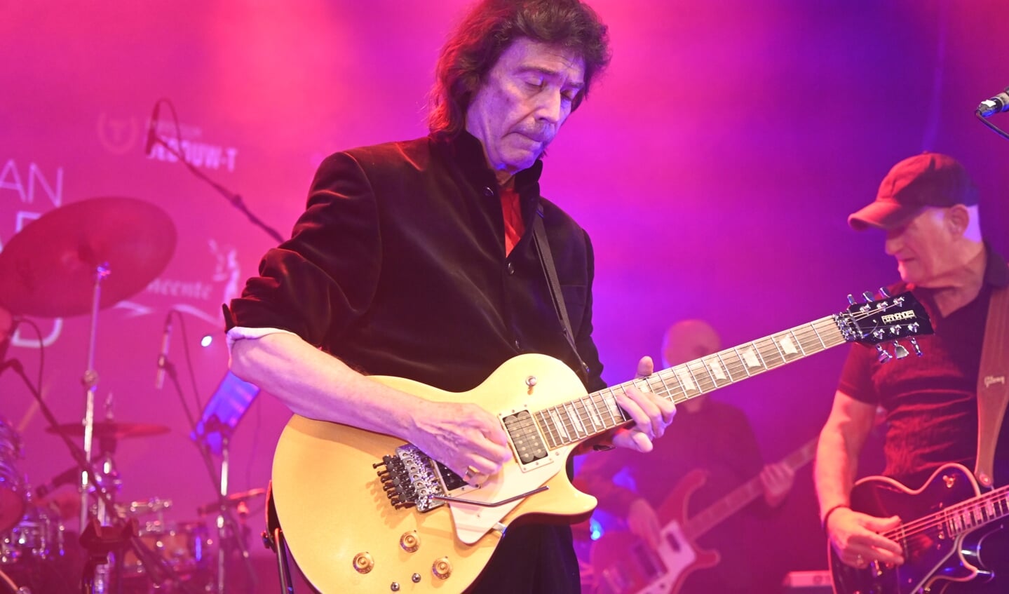 Steve Hackett trad zelf ook op in Gebouw-T.