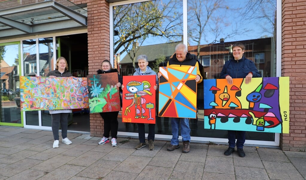 'Kunstenaars' van S&L Zorg exposeren als Kunst&Zo bij Kunstforum.