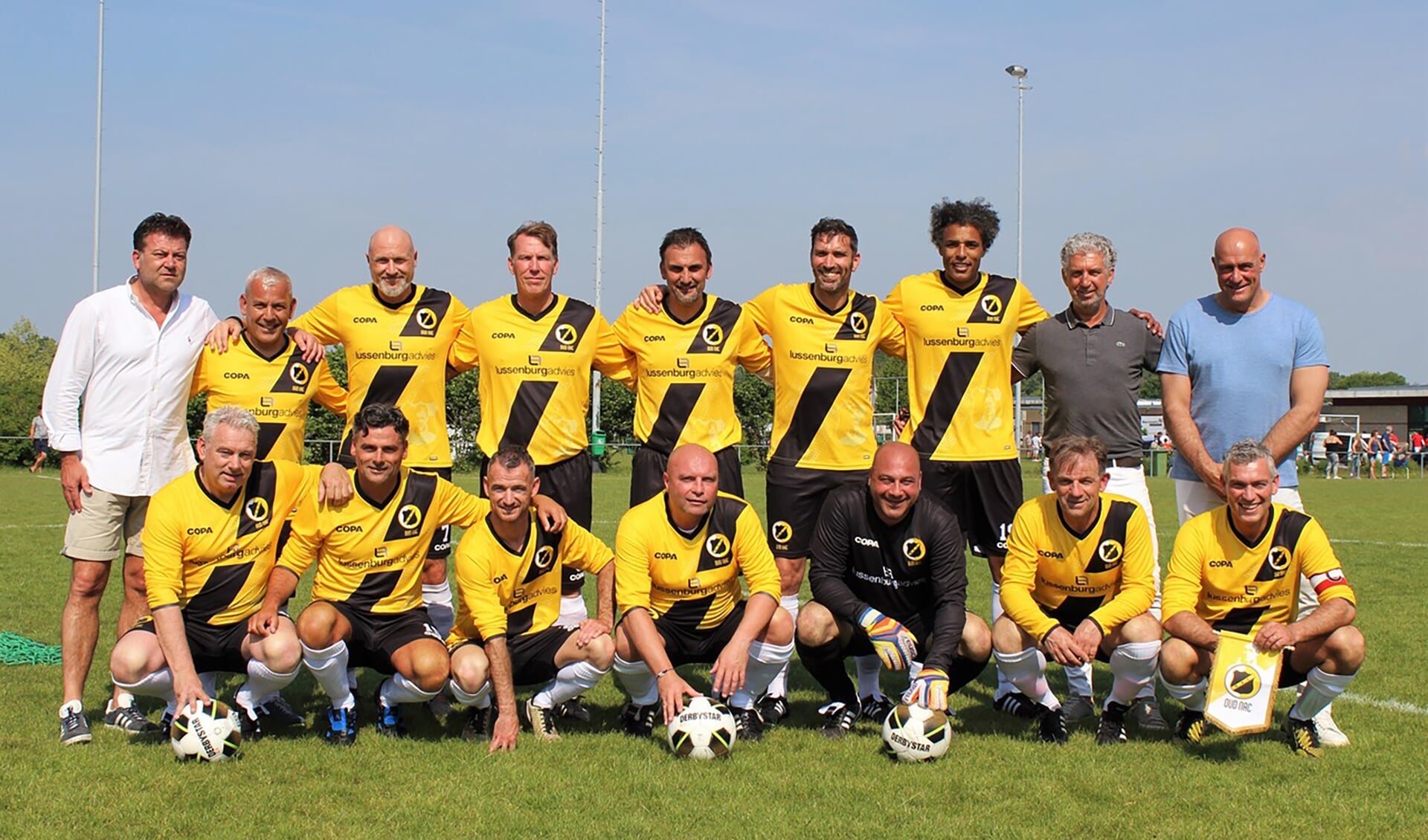 Het elftal van oud-NAC.