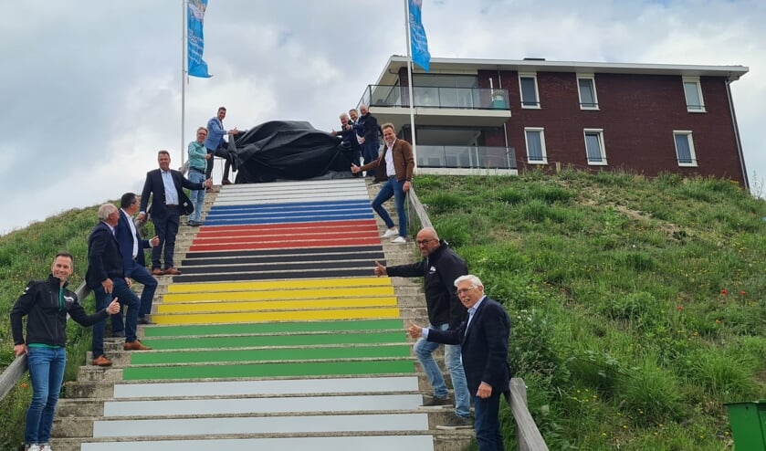 Aftrap WK Cyclocross 2023 op de trap van het parcours aan de Scheldeweg/Onderstal in Hoogerheide.  