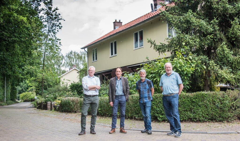 Marc van der Steen, Stadlander; Tom van Eekelen, erfgoedvereniging Heemschut; Eugène v.d. Eijnden, Dorpsraad; Wout Huijgens, Halchterth.
