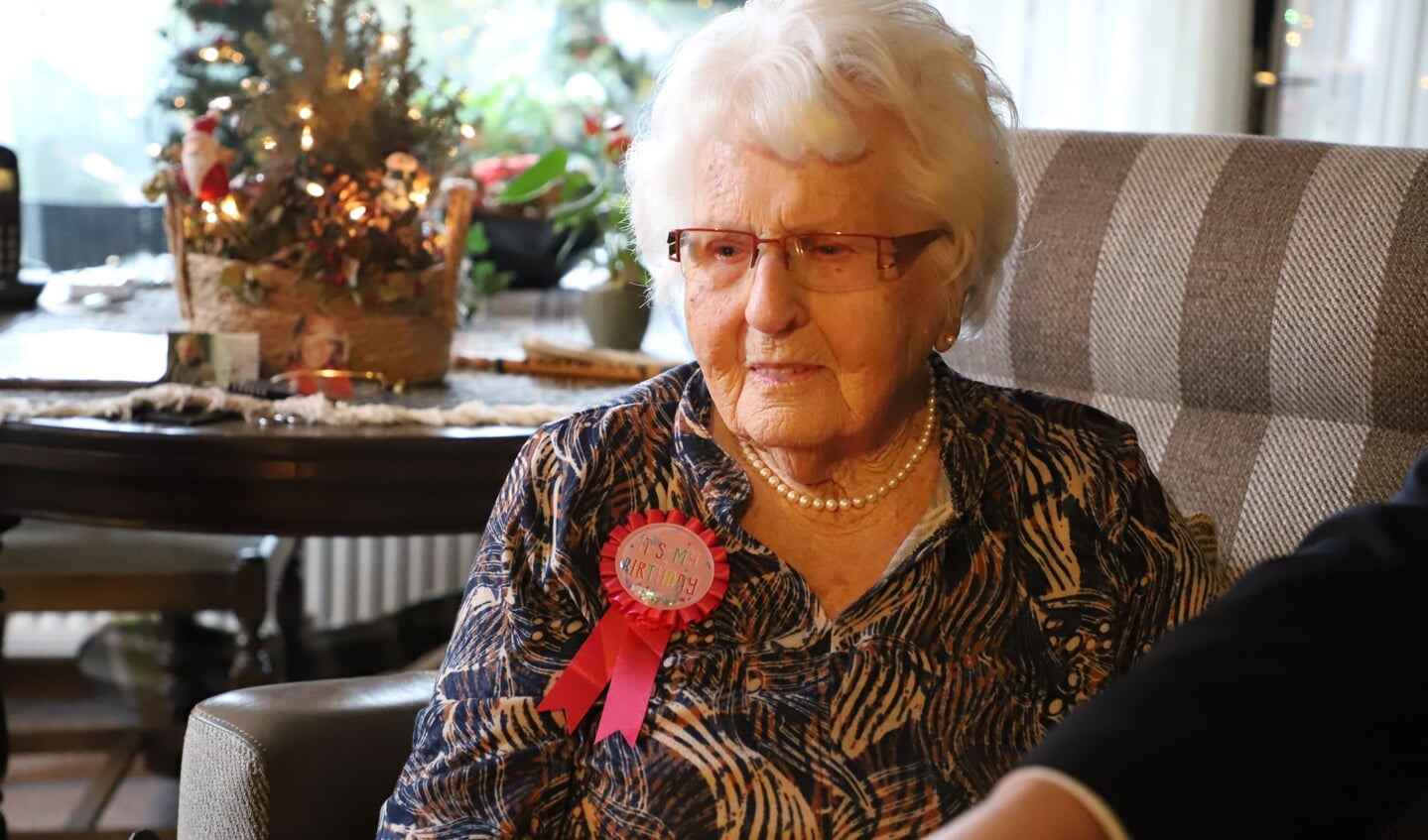 Mevrouw To Hagens-Beijaarts 102 jaar.