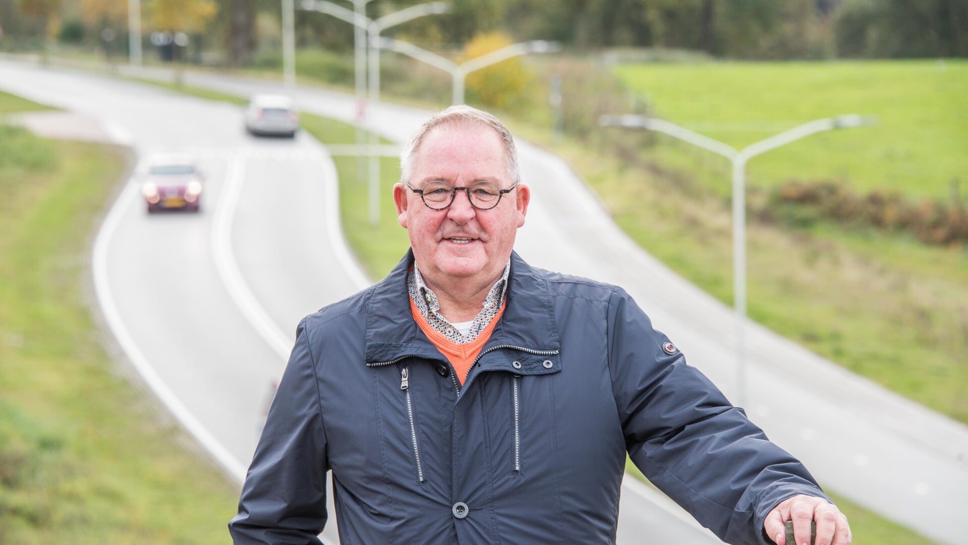 Raadslid Ad Pijnen gaat na zeventien actieve jaren noodgedwongen stoppen met de gemeentelijke politiek.