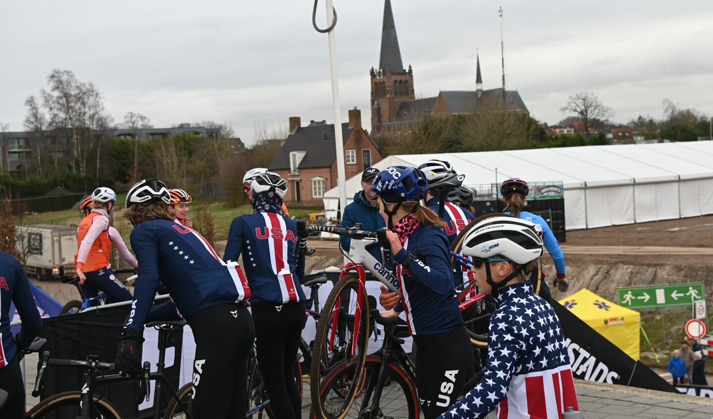 Training voor het WK veldrijden in Hoogerheide.