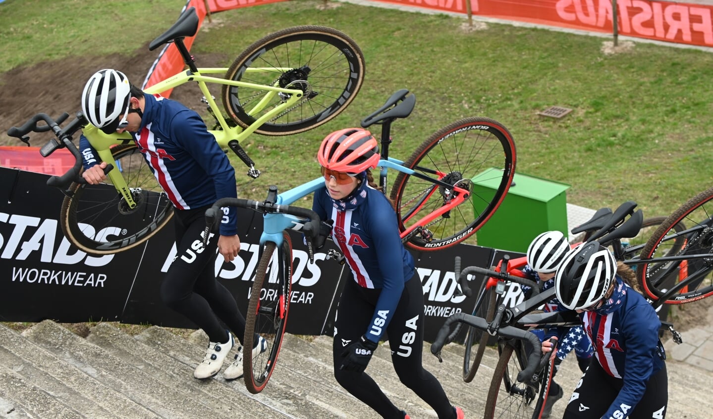 Training voor het WK veldrijden in Hoogerheide.