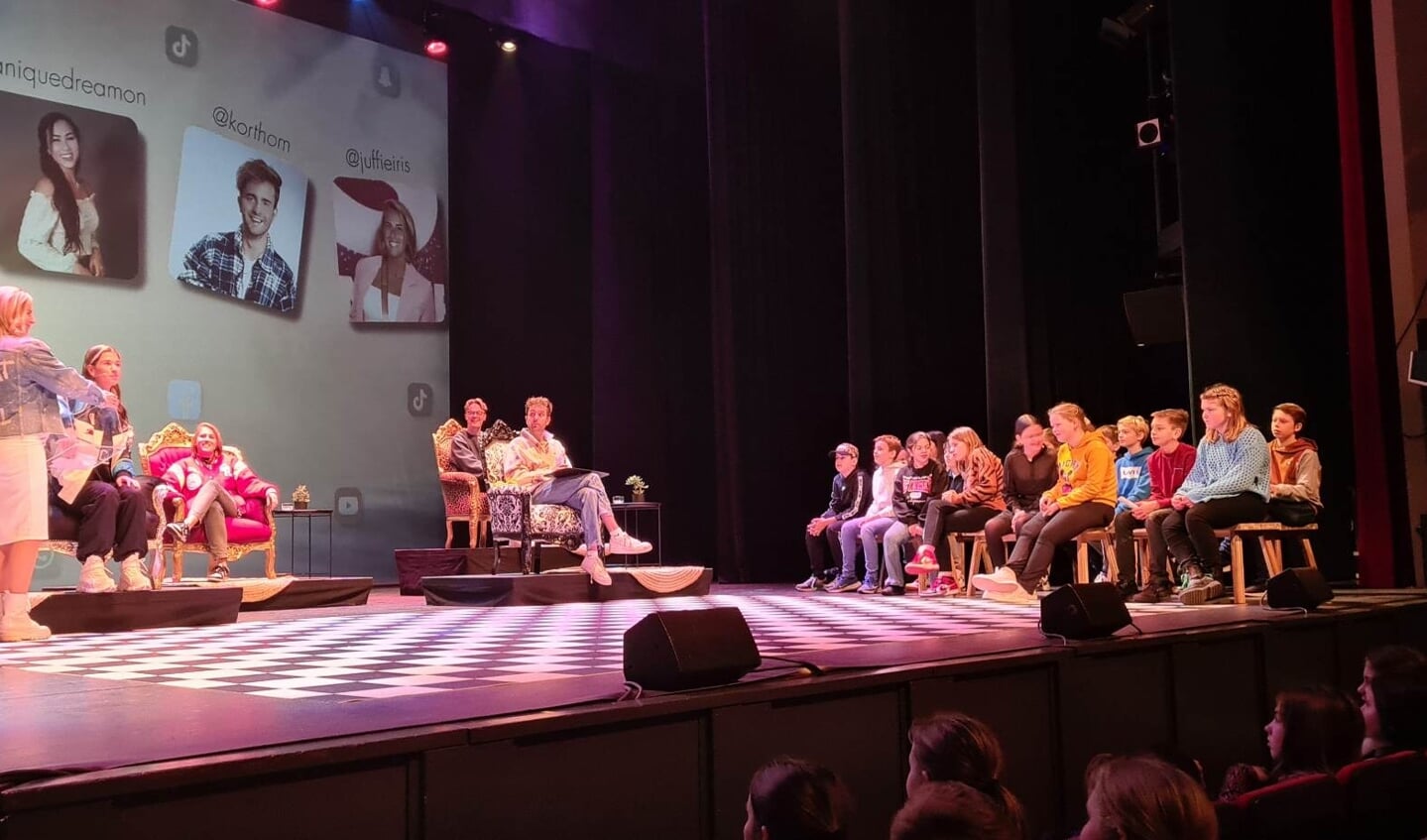Afsluiting van het project SuperSocials in theater De Maagd.