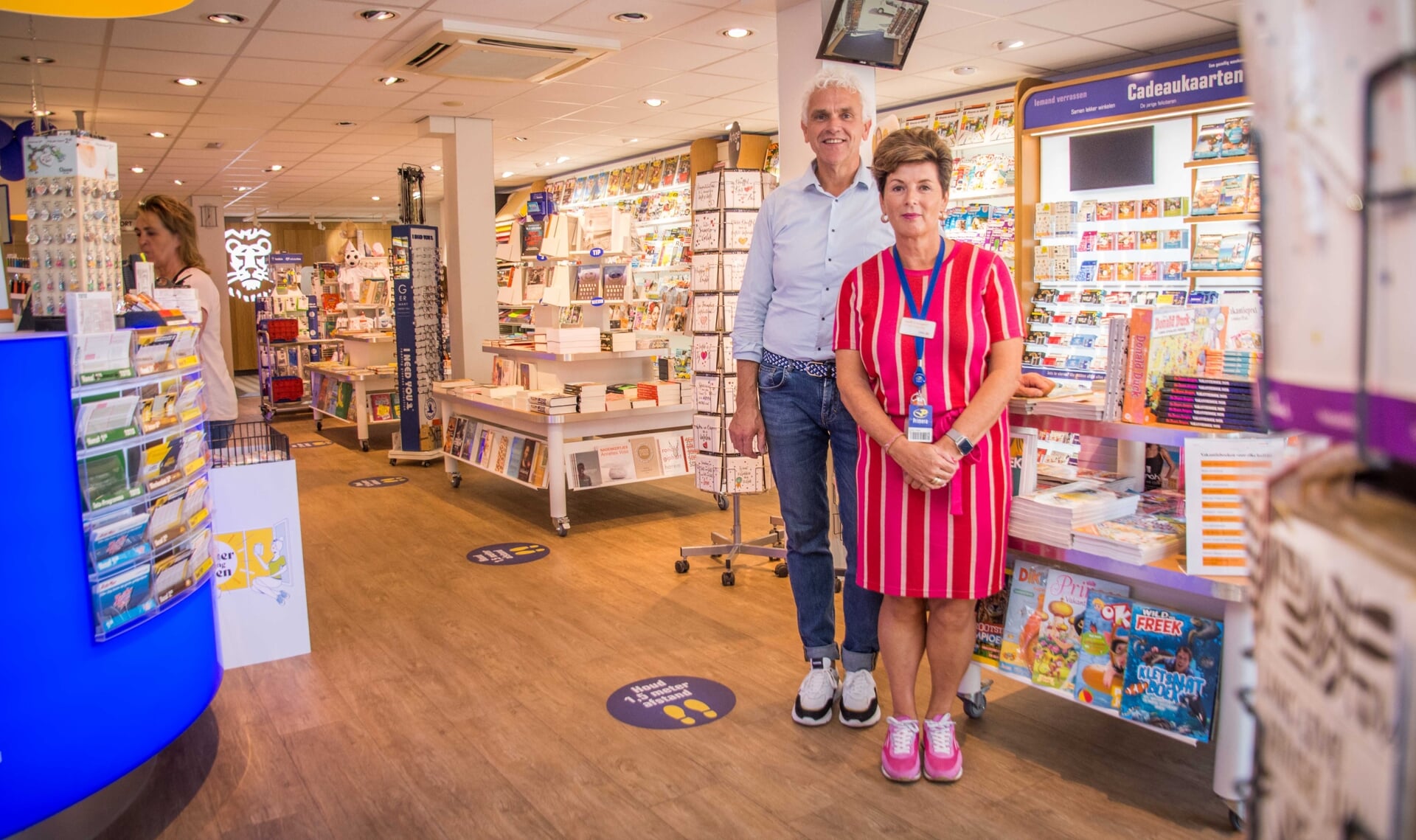 Ruud en Loes Sondag in hun Primera-winkel in Halsteren die ze 30 jaar geleden begonnen.