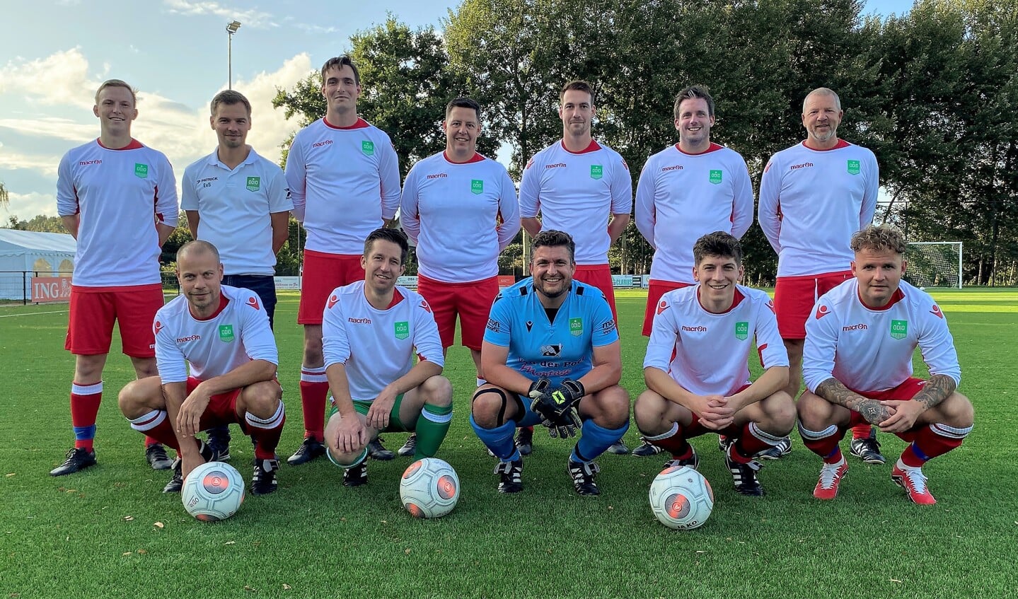 Selectie Schoen-winnaars bij afscheid Coen Michielsen.