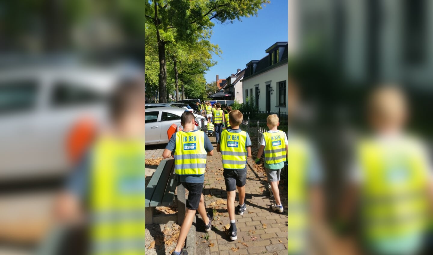 Kinderen van de Heilig Hart school die meedoen aan de Clean-up actie