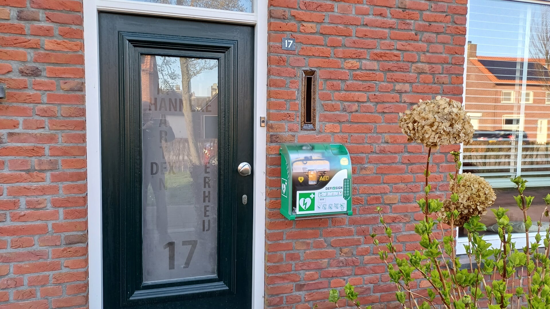 AED Unit in de Kasteelstraat te Wouw.
