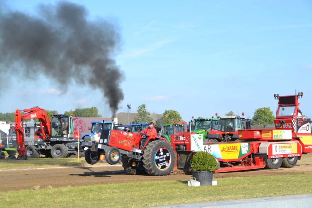 De jaarlijkse tractorpulling van KPJ Halsteren belooft weer spektakel.. 