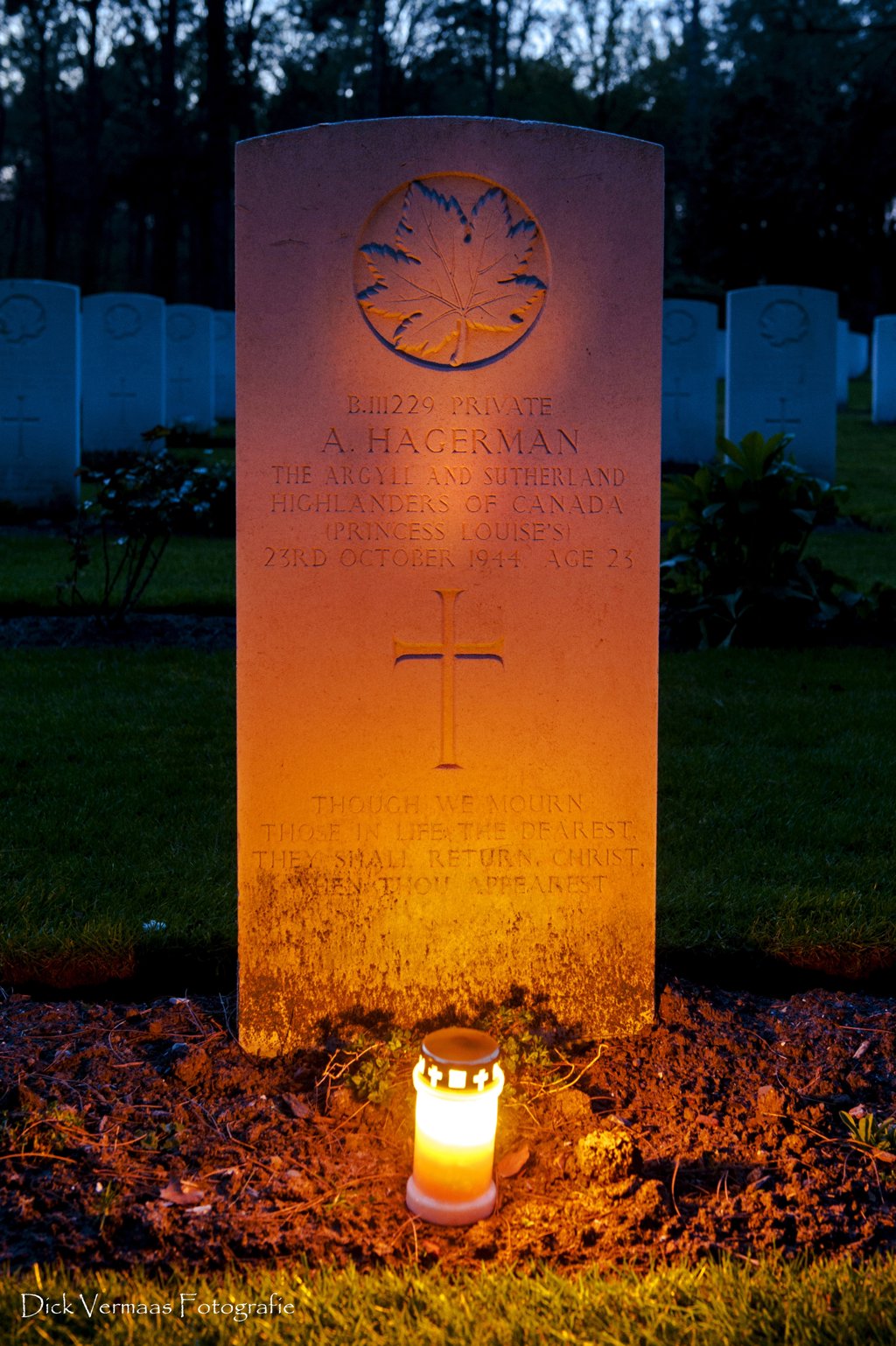 Lichtjes op oorlogsgraven
