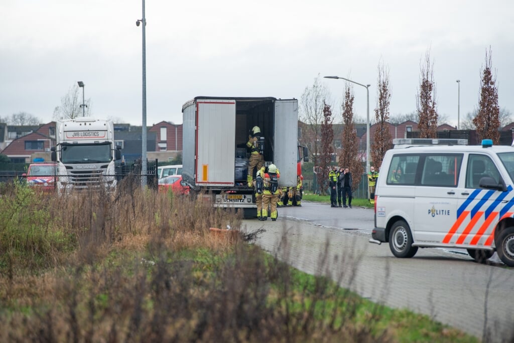 Trailer met vermoedelijk drugsafval aangetroffen op parkeerplaats in Hoogerheide.