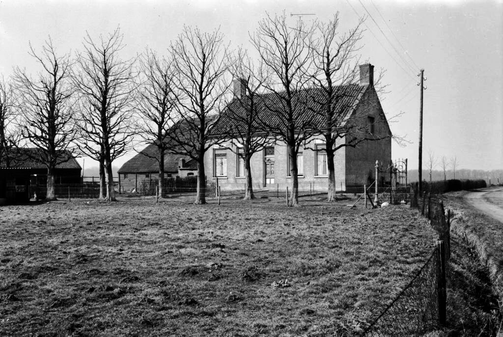 Oude foto boerderij aan Zoutendamseweg.
