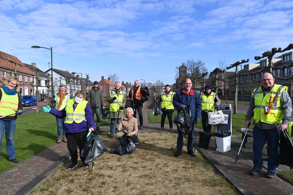 Actie in Huijbergen met vrijwilligers.