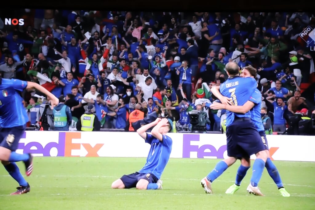 Italië wint na penalty's. 