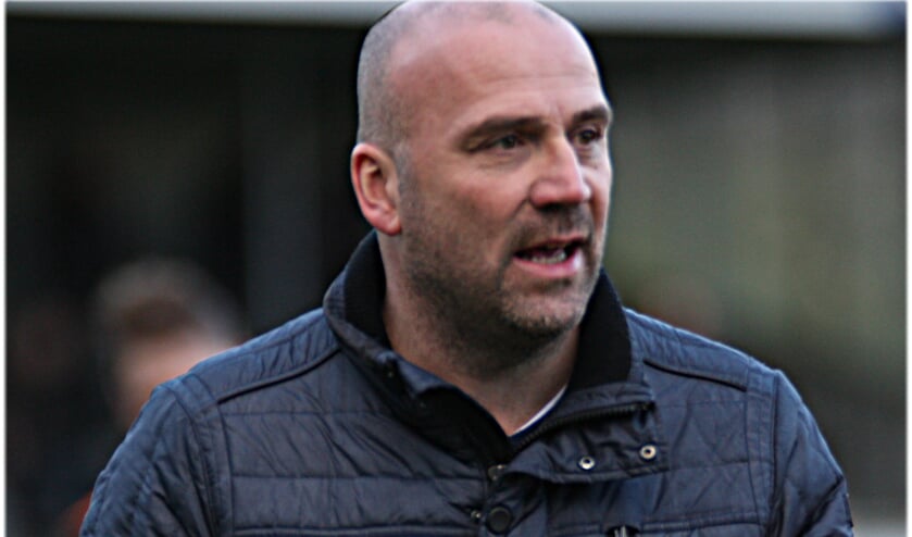 <p>Trainer Antwan van Rijn van EVVC stopt einde seizoen</p>