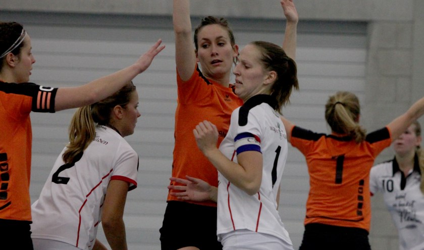 Eline Kerkhof maakte weer speelminuten (Foto: Peter Kuijpers)