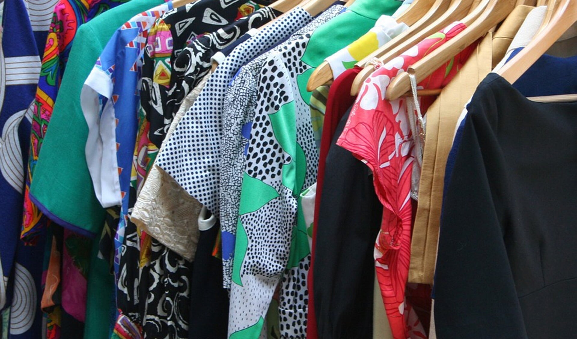 Shuraba Aangepaste weekend Kom ook naar de 'kleding-ruil-verkoop-markt' in Gennep - Adverteren Boxmeer  | De Maas Driehoek | Krant en Online