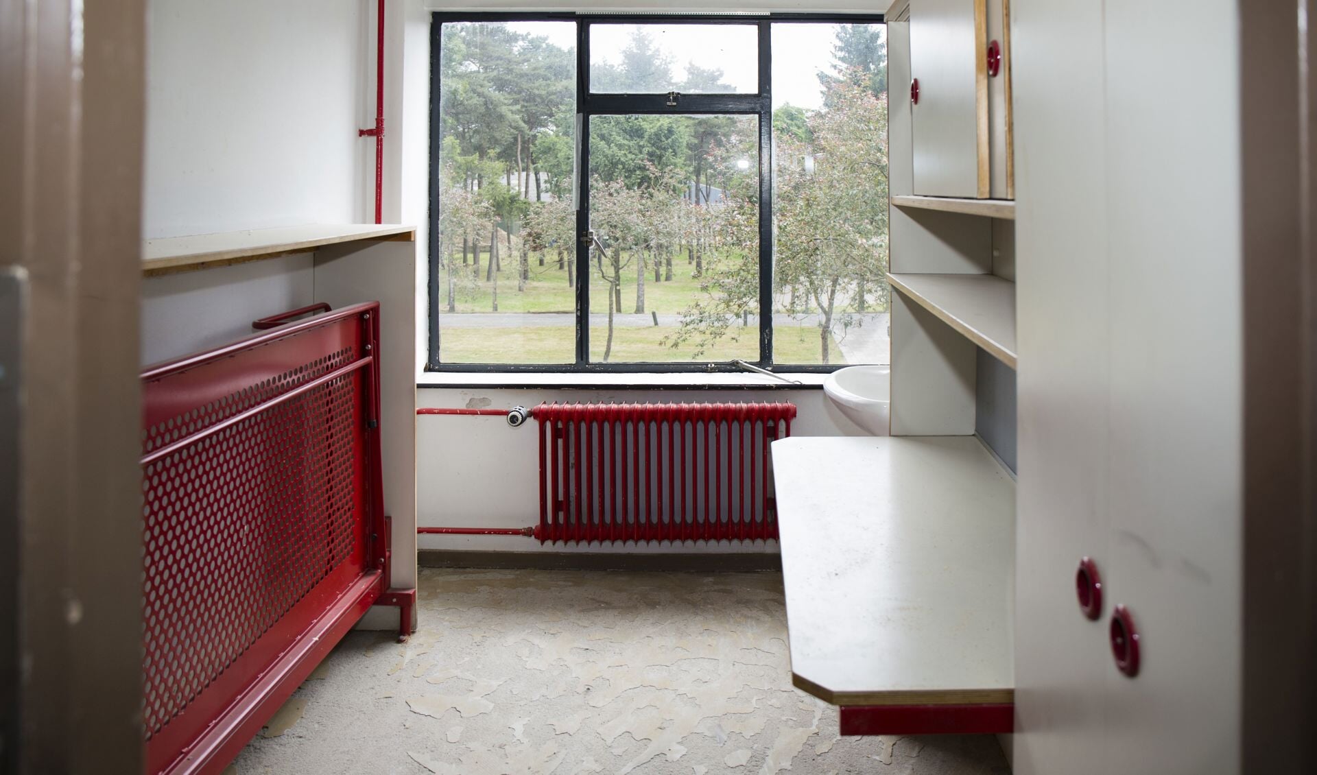 Het asielzoekerscentrum in Overloon draait 'kostenneutraal'. (foto: Albert Hendriks)