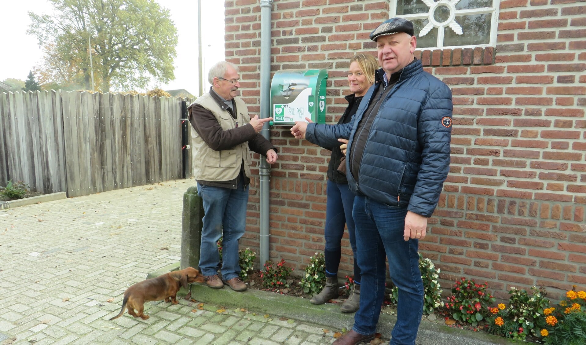Op de foto van rechts naar links: Bert van den Oetelaar, Marion van den Oetelaar en Jan van Grunsven.